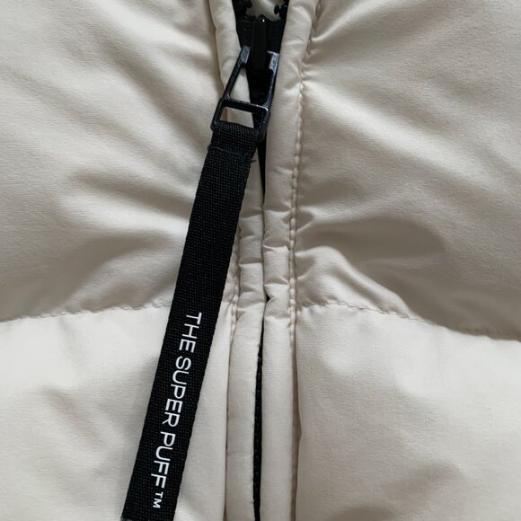 Aritzia Super Mini Puff Jacket – Matte Pearl, Size L - Picture 5 of 7
